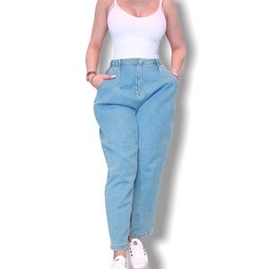 *SOLD / UNAVAILABLE* High Waisted Mom Jeans
